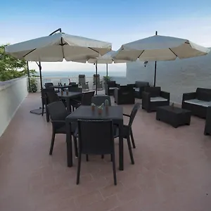 *** Couette-café La Terrazza Del Borgo Italie